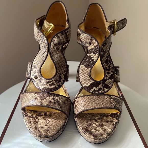 Beautiful Coach reptile print heels in pristine condition. - Picture 2 of 5